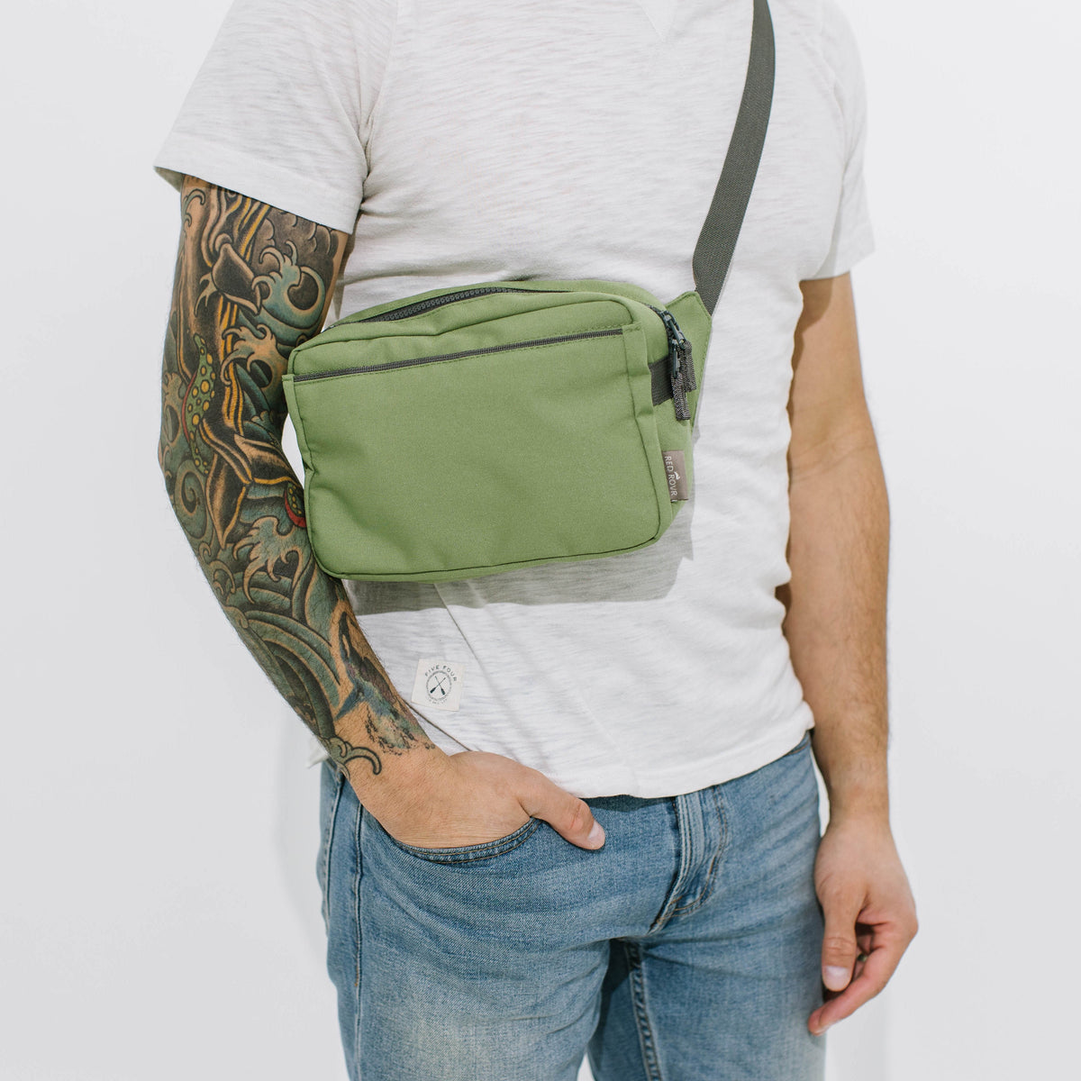 Red Rovr Joey Belt Bag - Moss
