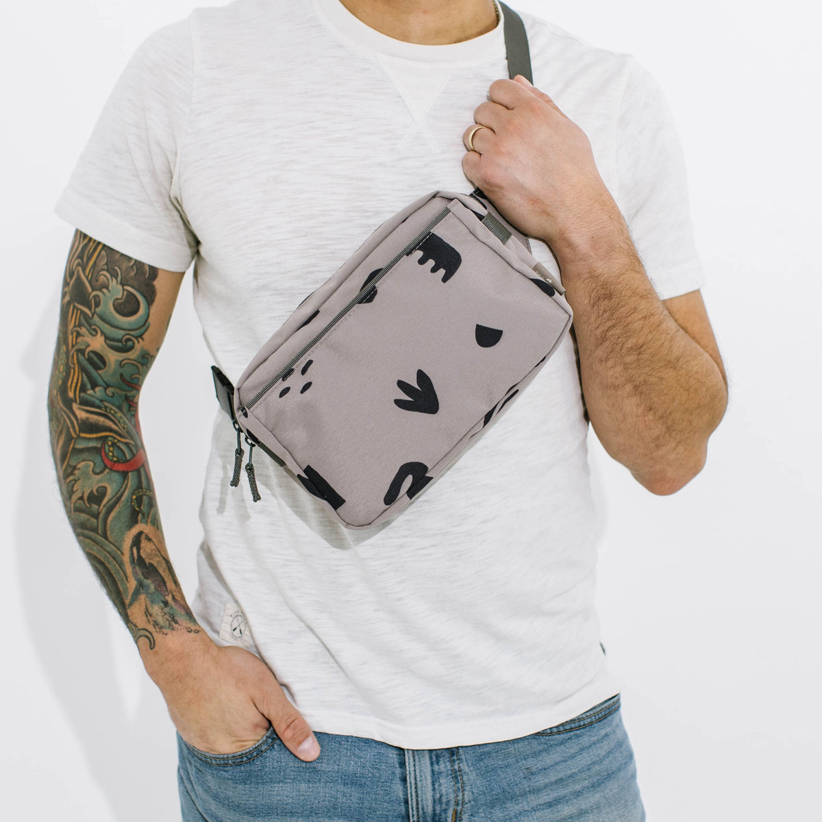 Red Rovr Joey Belt Bag - Truffle Doodle