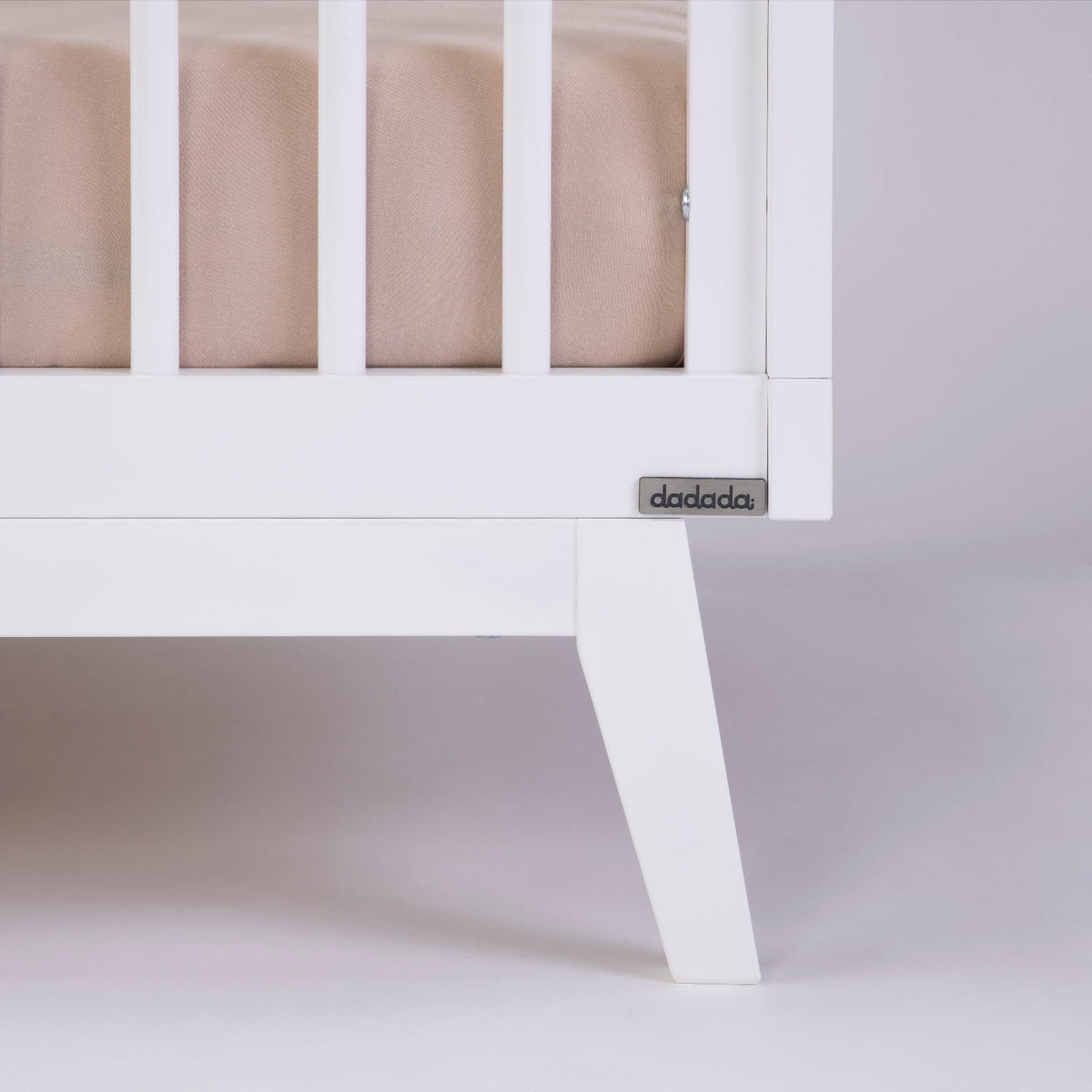 dadada Baby Soho 3-in-1 Convertible Crib