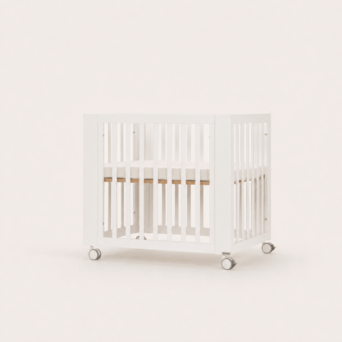 dadada Baby Spirit 8-in-1 Convertible Crib